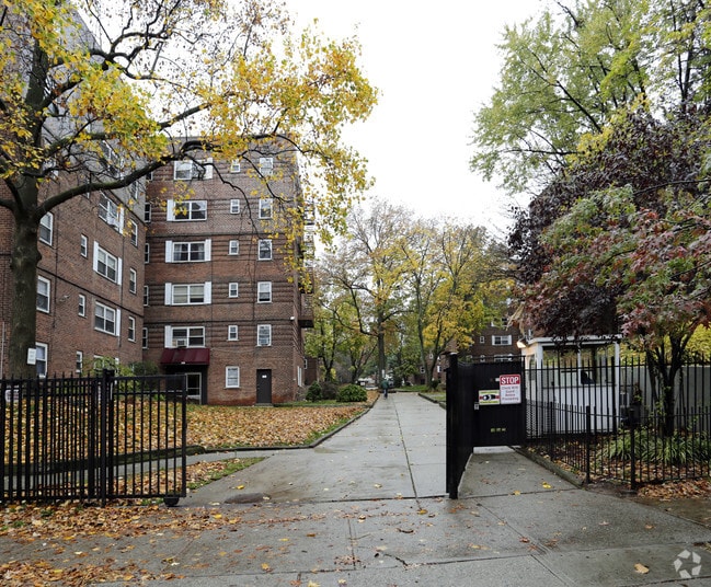 Parkwood Place Apartments Apartments in Newark, NJ