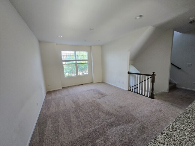 Building Photo - 522 Fairway Dr