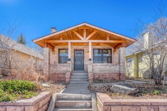 Building Photo - 3056 W Clyde Pl