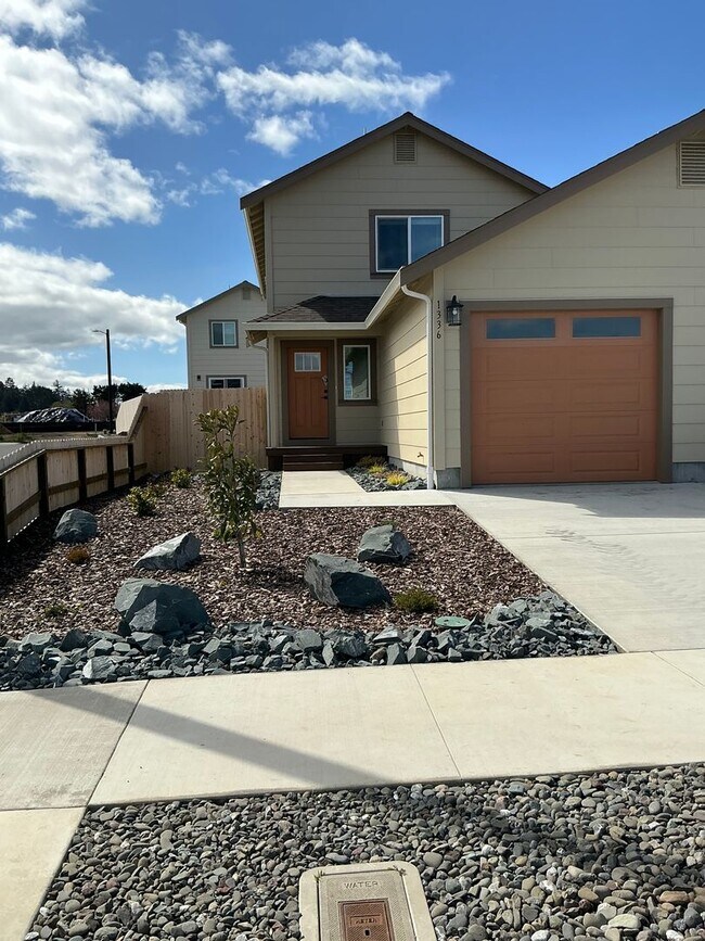 Building Photo - 1336 Washington Ct