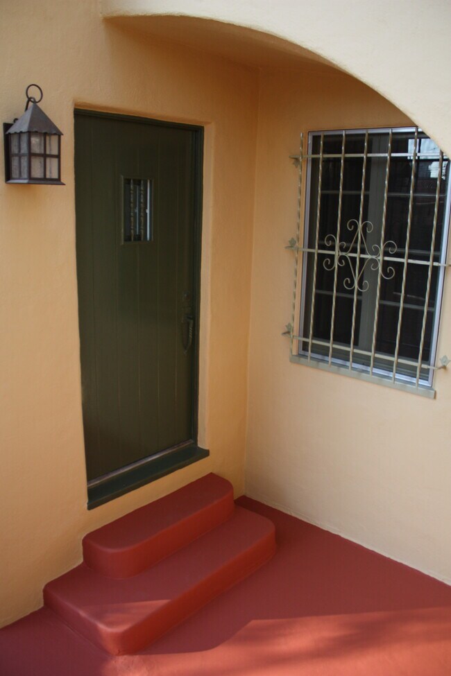 Foto del edificio - 8451 W 4th St