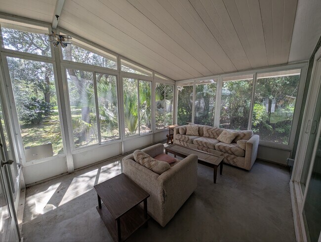 Foto del edificio - 3276 Hargrove St