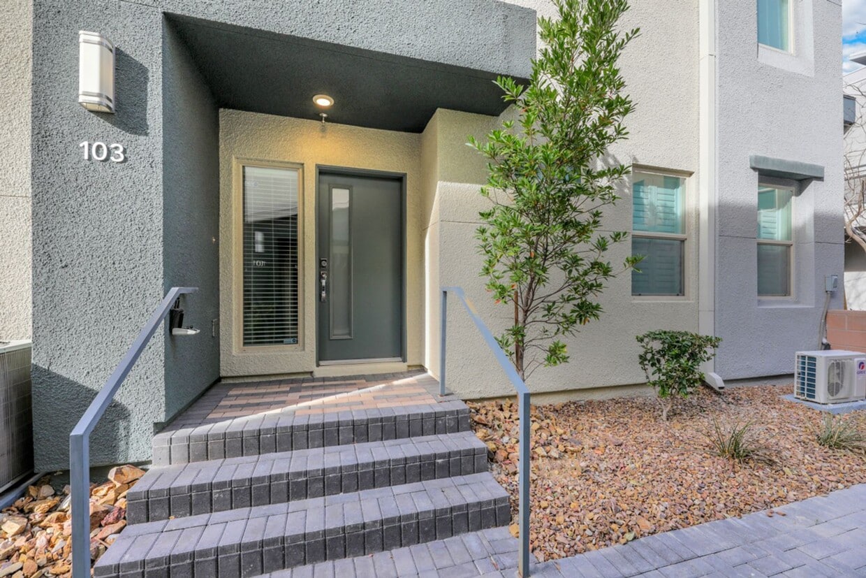 Primary Photo - Gorgeous highly upgraded townhouse!