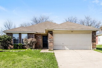 Building Photo - 833 Beaver Creek Dr