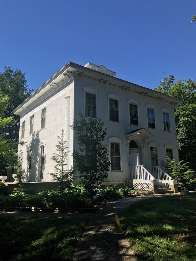 Building Photo - Hayward & Jackson Street Apartments