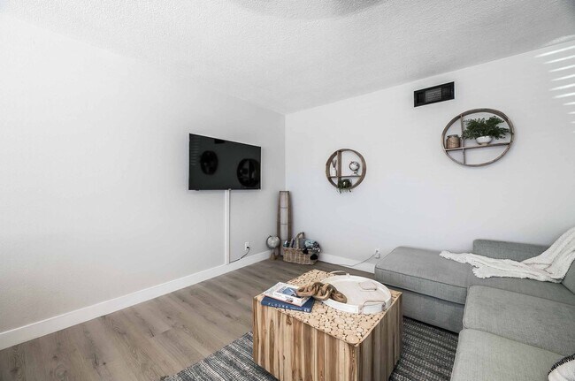 Foto del edificio - AMERICANA Property Mgmt - Fully furnished ...