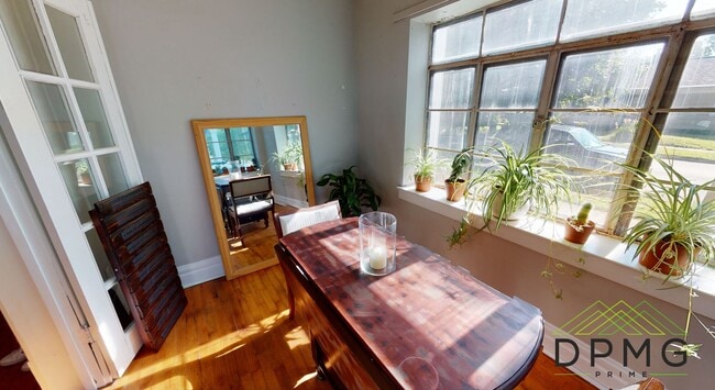 Photo - 132 S Clemens Ave House