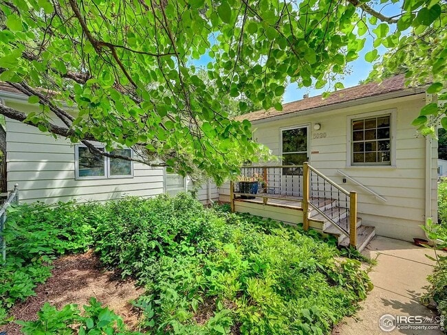 2 BED/1 BATH HOME IN NEWLANDS AVAILABLE July 3rd! - 2 BED/1 BATH HOME IN NEWLANDS AVAILABLE July 3rd!