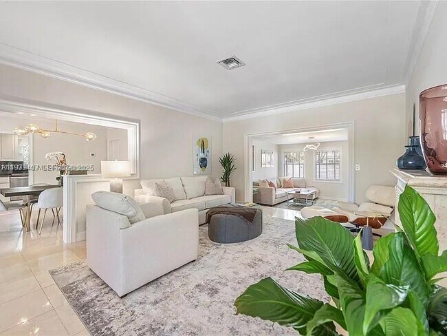 Foto del edificio - 5371 N Bay Rd