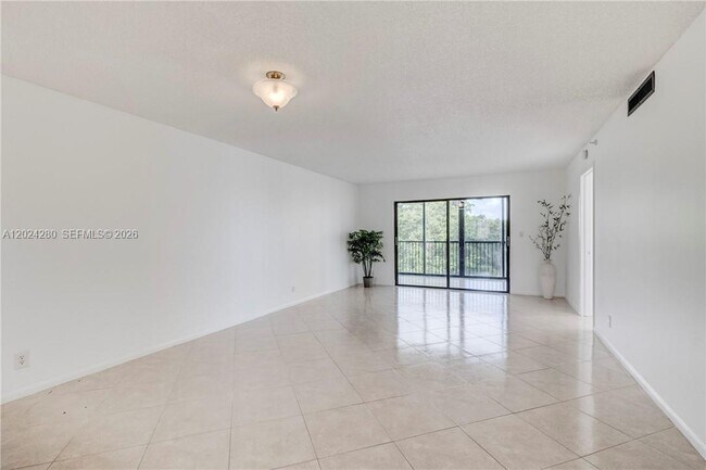 Foto del edificio - 2205 S Cypress Bend Dr