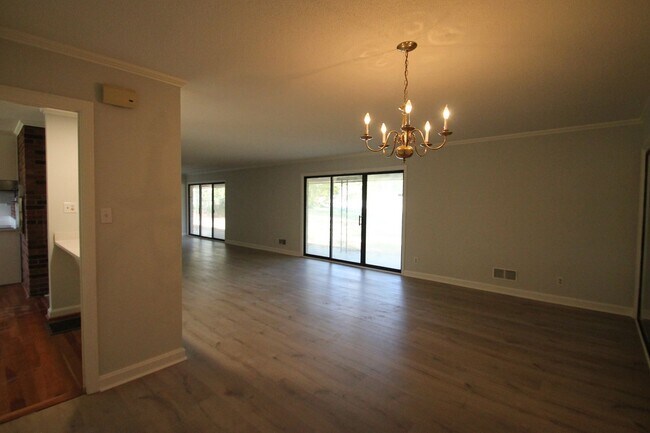 Foto del edificio - Exclusively Offered By MUSE REALTY, LLC.