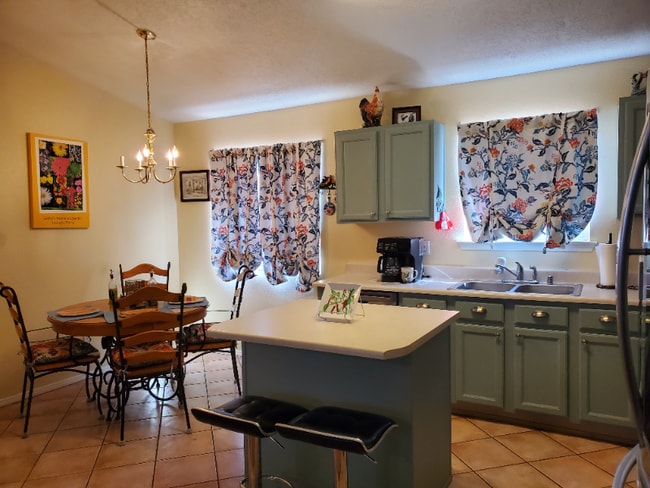 Foto del edificio - 332 Vista Del Angel SW