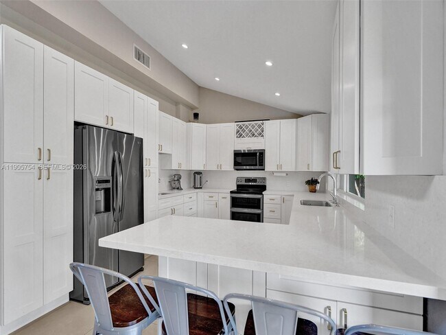 Foto del edificio - 9700 NW 33rd St