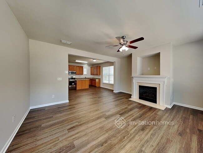 Building Photo - 15604 Carrington Ridge Dr