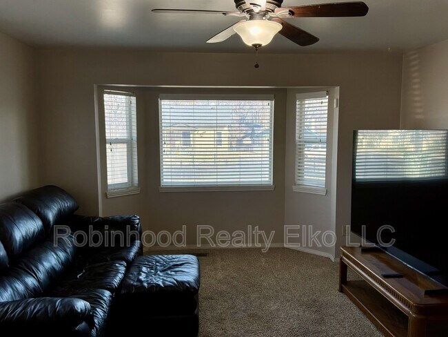 Foto del edificio - 385 Fir St