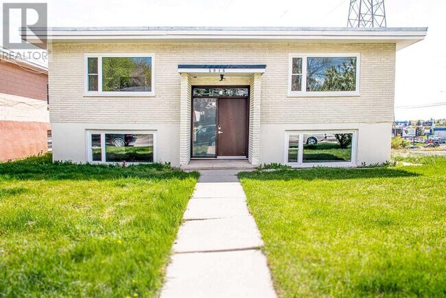 Photo du bâtiment - 5016 Stanley Rd SW