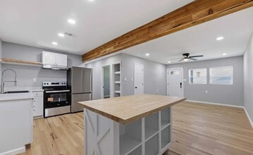 Building Photo - 1501 18th Ave