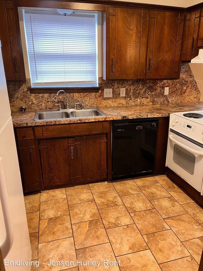 2 br, 1.5 bath House 4509 Spring Ridge Rd House Rental in Enid, OK