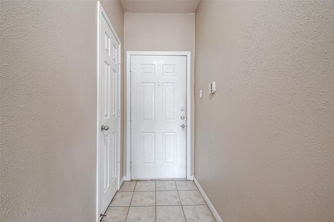 Building Photo - 1330 Old Spanish Trl