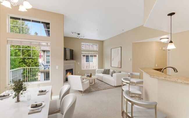 Building Photo - Bright 2BR / 2BA End-Unit Tanasbourne Condo w/ High Ceilings, Gas Fireplace, Private Balcony + At...