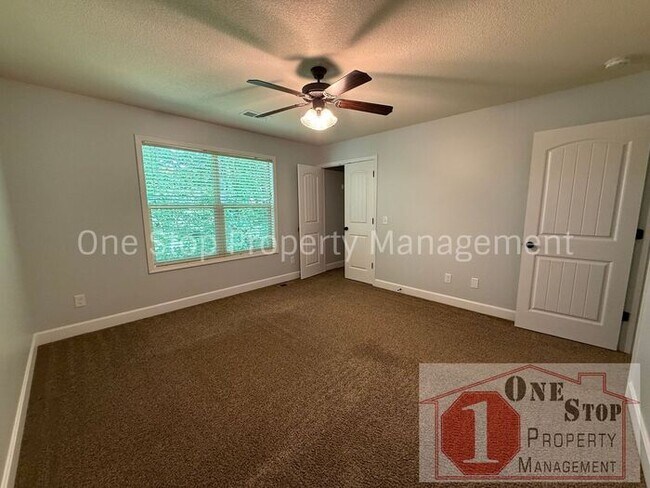Foto del edificio - 3-Bedroom, 2.5-Bathroom in Platte City