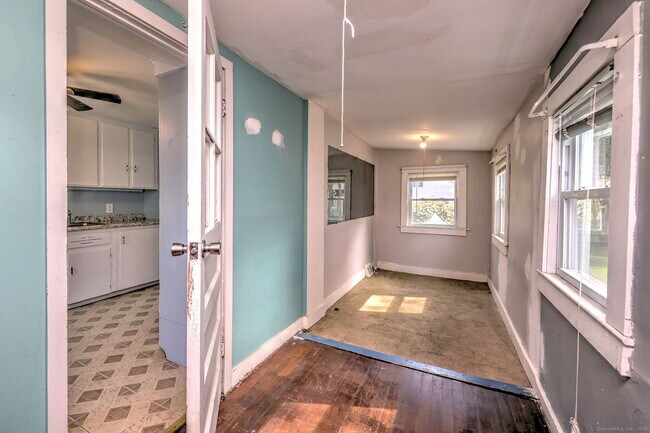 Foto del edificio - 22 Holmes Ave