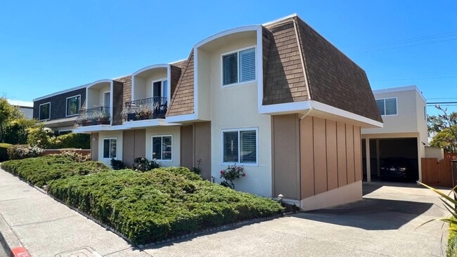 Building Photo - 444 Richmond Dr