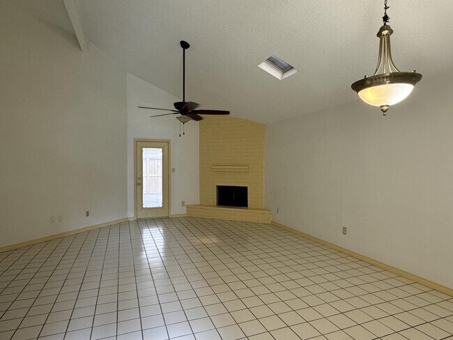 Foto del edificio - 7126 Fort Collins Dr