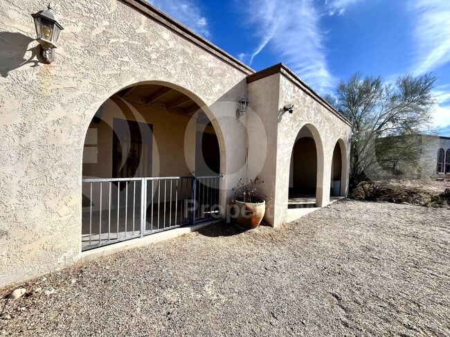 Building Photo - 8915 E Wes Pl
