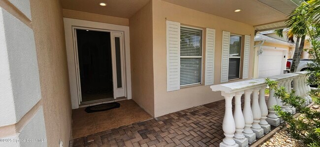 Foto del edificio - 4951 Somerville Dr