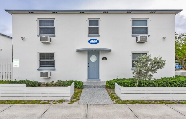 Building Photo - 717 2nd Ave S