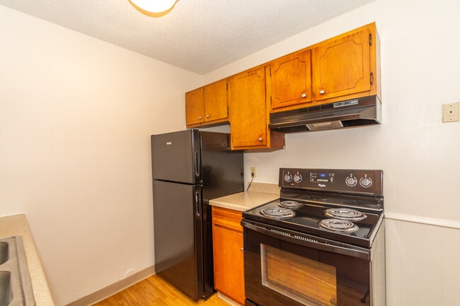 Building Photo - Richland Court Apartments