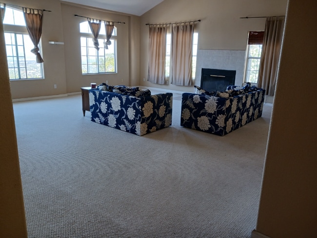 Foto del edificio - 10072 Roseview Dr