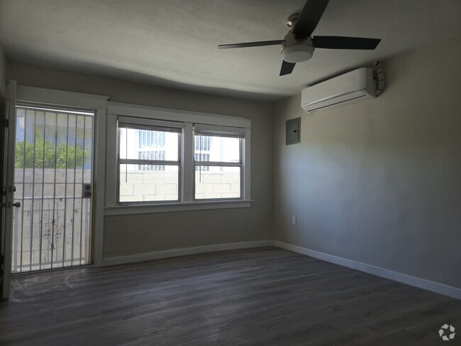 Building Photo - 209 W Ave 26