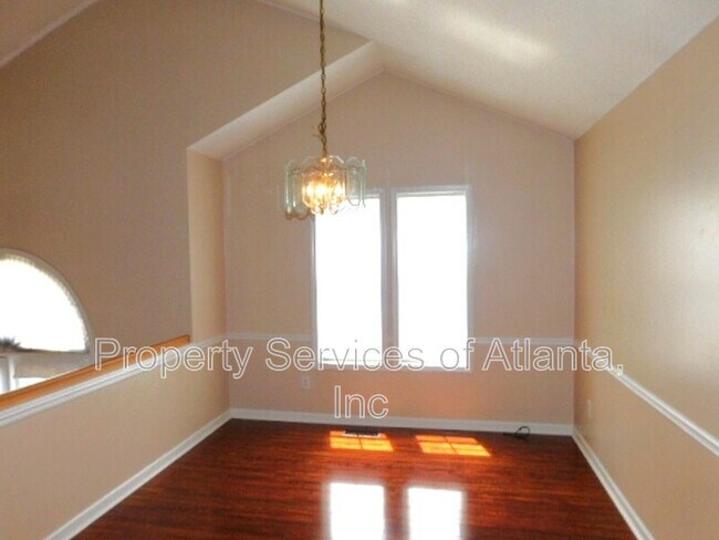 Foto del edificio - 4910 Baker Ridge Pl