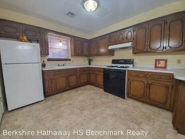 Building Photo - 3 br, 1 bath House - 2105 N McKinley