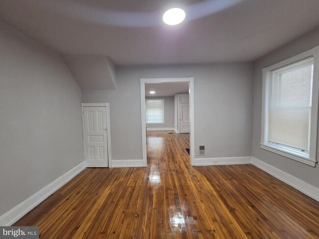 Foto del edificio - 5109 Knox St