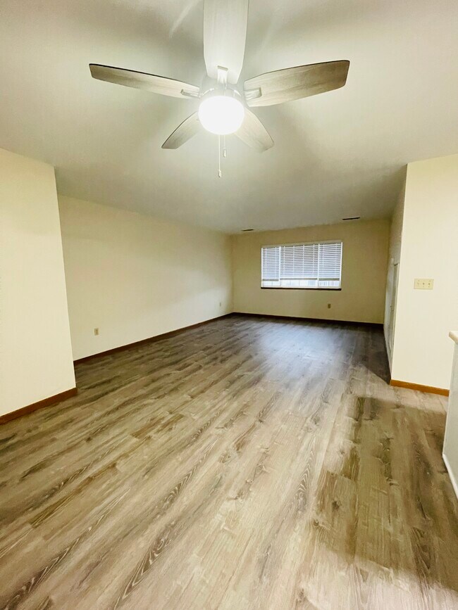 Foto del edificio - 1012 Riverbend Dr