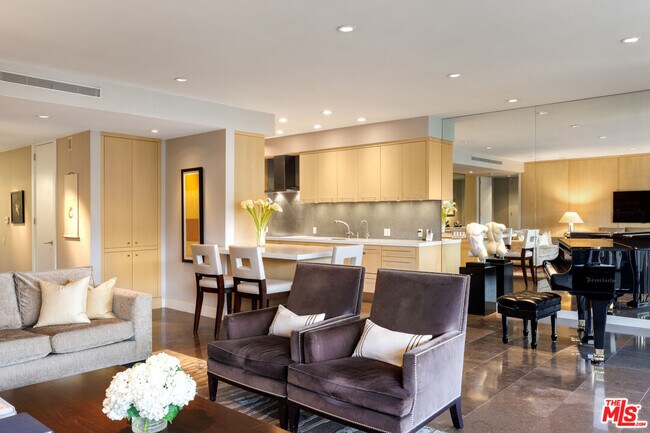 Foto del edificio - 9255 Doheny Rd
