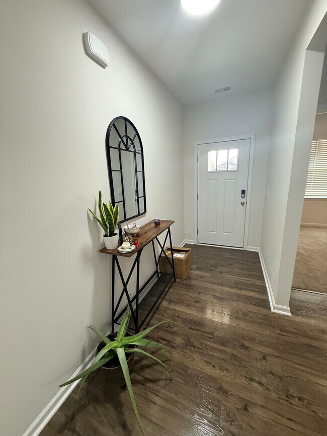 Foto del edificio - 932 Greyford Ln