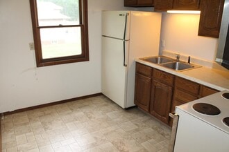 Building Photo - 412 Cottage Ave