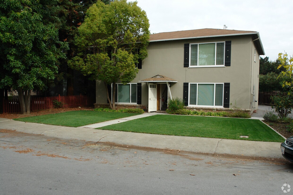 Primary Photo - 856 Park Dr