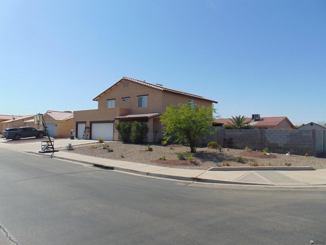 Foto principal - 8713 E 24th Ln