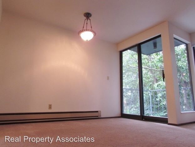 Building Photo - 3428 25th Ave W