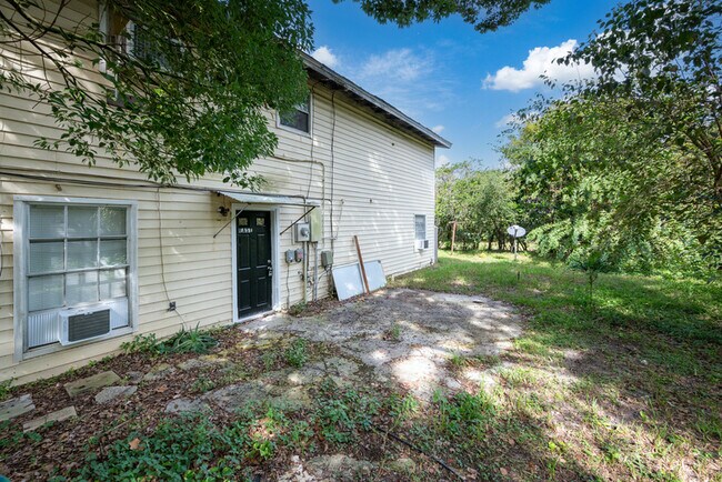 Building Photo - 1094 N Lakewood Ave