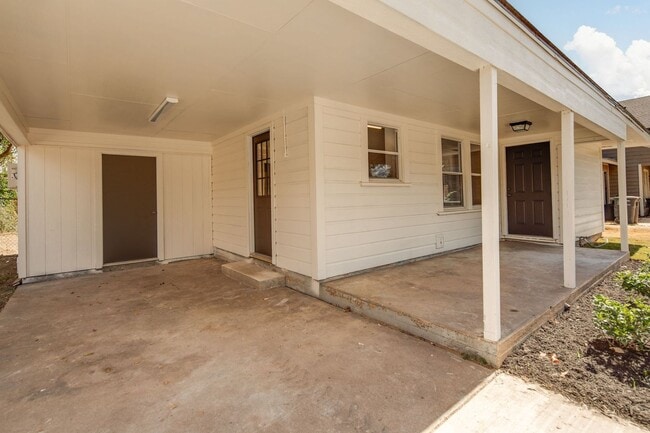 Foto del edificio - IMMEDIATE MOVE IN!  Cute 2 Bedroom Home wi...