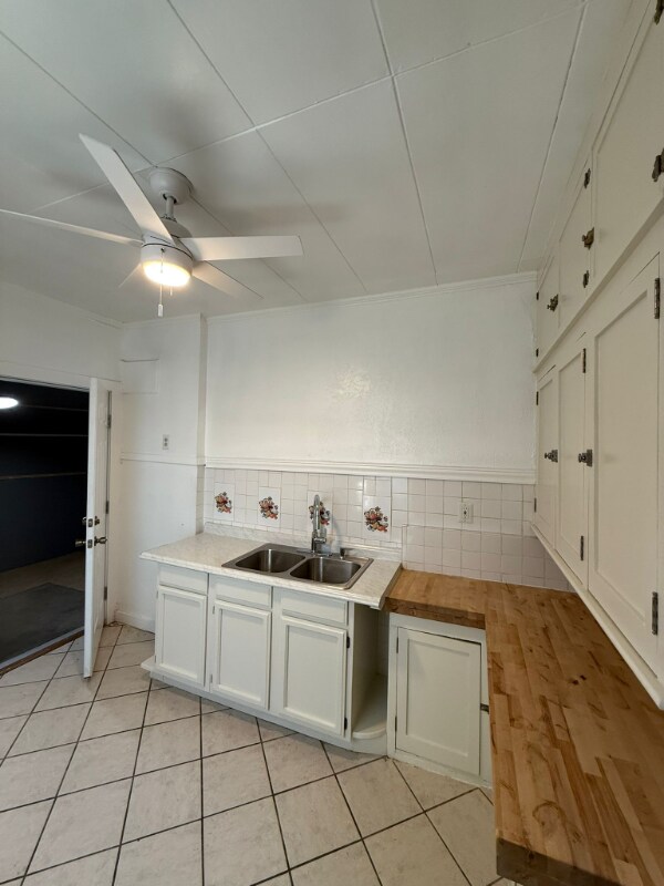 Primary Photo - 1705 Arizona Ave