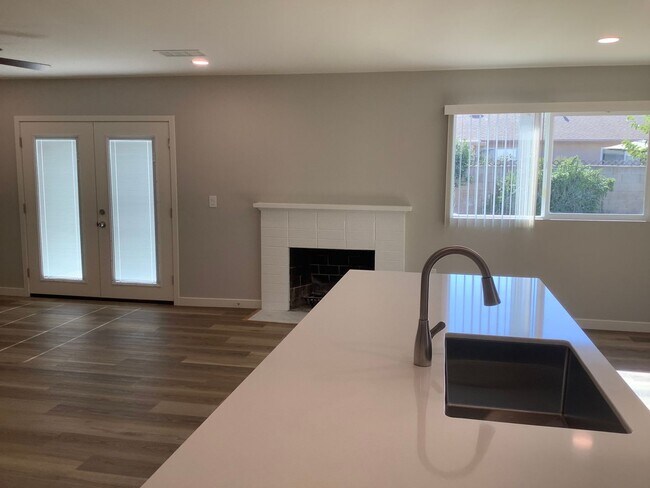 Foto del edificio - Recently Remodeled 4 Bedroom 2 Bath Single Story Home in Linda Vista