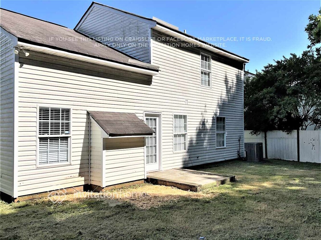 Foto del edificio - 6239 Day Lilly Ln