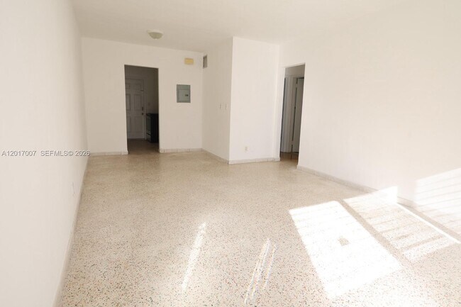 Foto del edificio - 800 83rd St